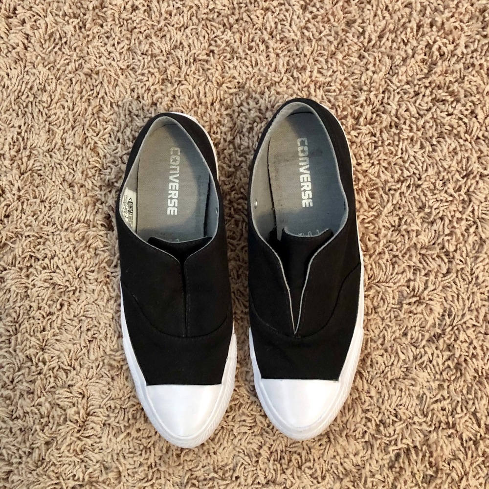 CONVERSE WHITE BLACK SLIP ON SNEAKERS